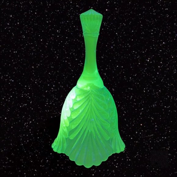 Accents Fenton Blue Art Glass Bell Figurine Uv Glow Glass 196s Manganese 365nm Uv Glow Poshmark